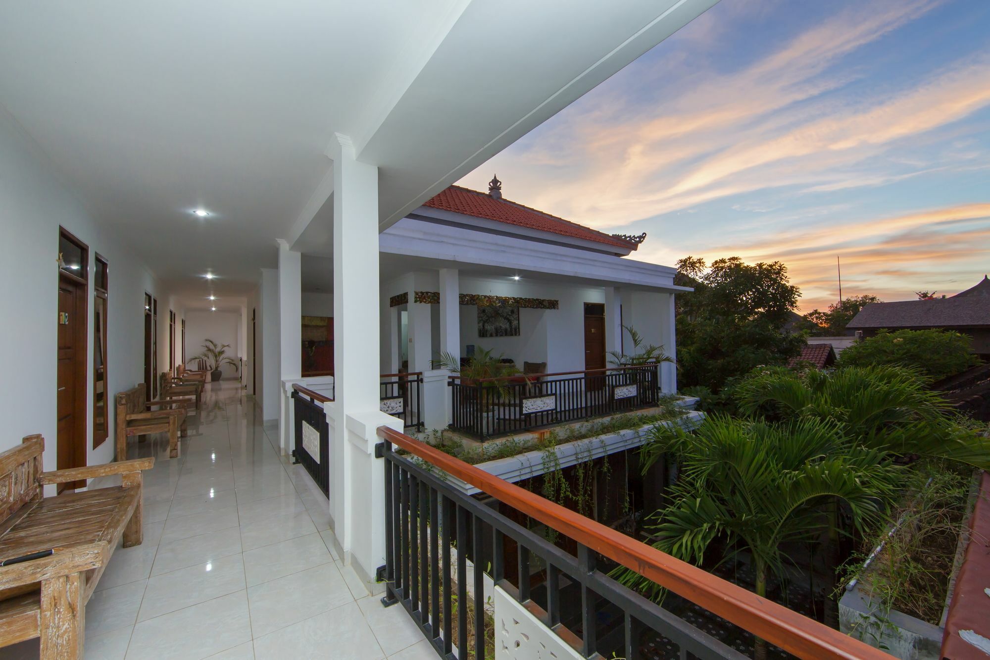 Bening House And Spa Seminyak Exterior foto