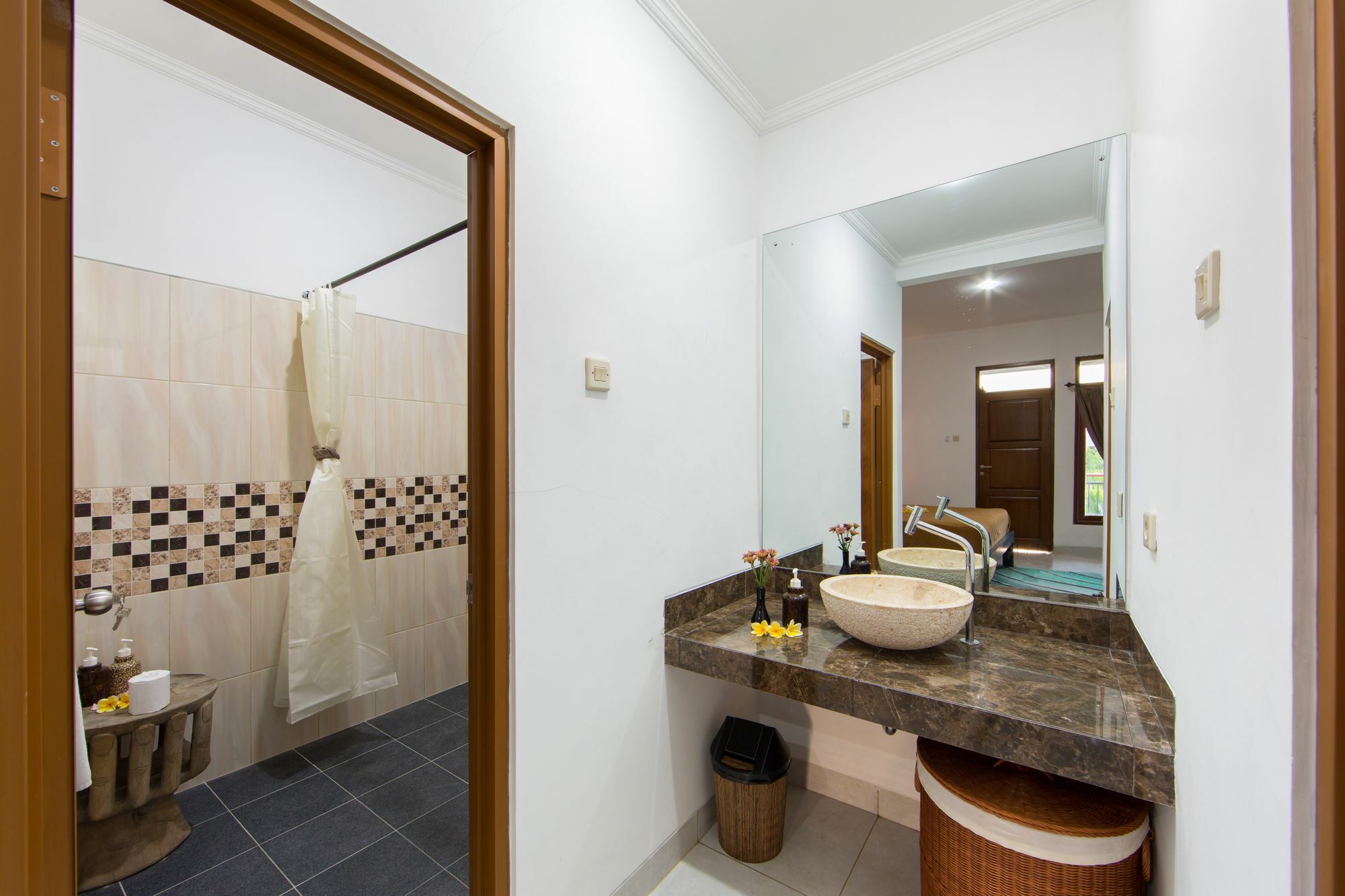 Bening House And Spa Seminyak Exterior foto